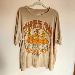 American Eagle AE Band Tee Grateful Dead Pumpkin Cream Shirt